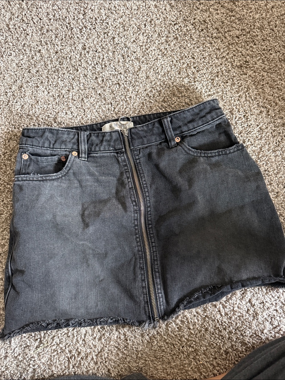 Free People Black Denim Mini Skirt Front Zip Raw Hem Frayed‎ Size 28